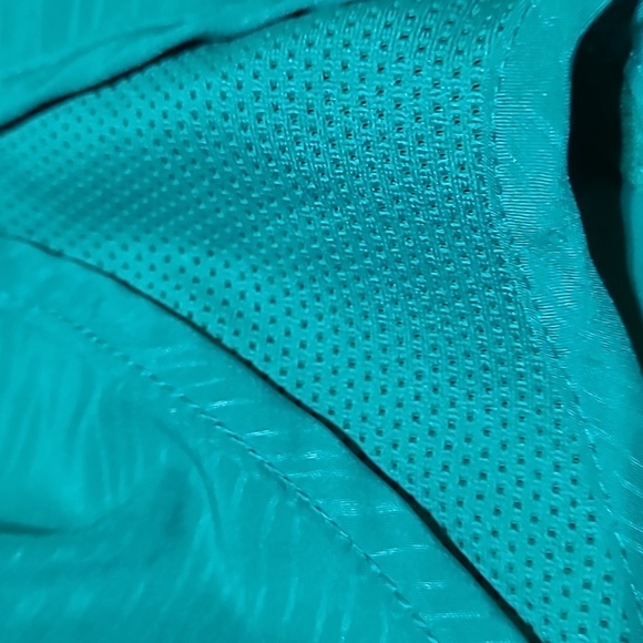 NIKE DRI-FIT REFLECTIVE SWOOSH LOGO LINED MESH ZIP POCKET ATHLETIC RUNNING SHORT - Picture 6 of 11